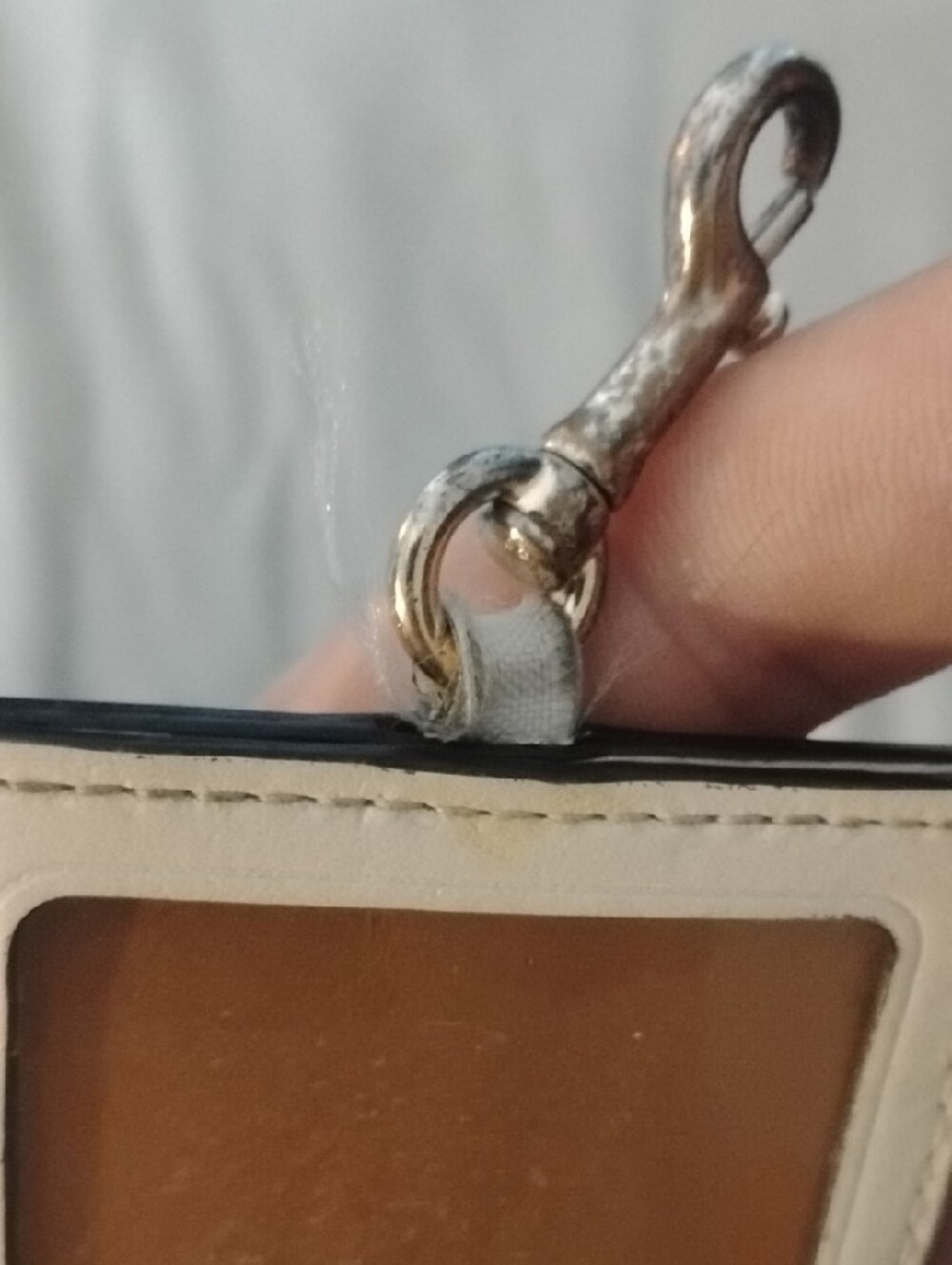 Coach White Cherry Print Leather ID Card Holder with Gold Logo and Silver Clip - Picture 8 of 9